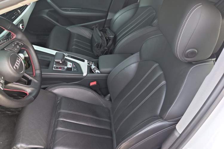Used Audi A4L 2020 40 TFSI Fashion Dynamic Model Left Front Seat
