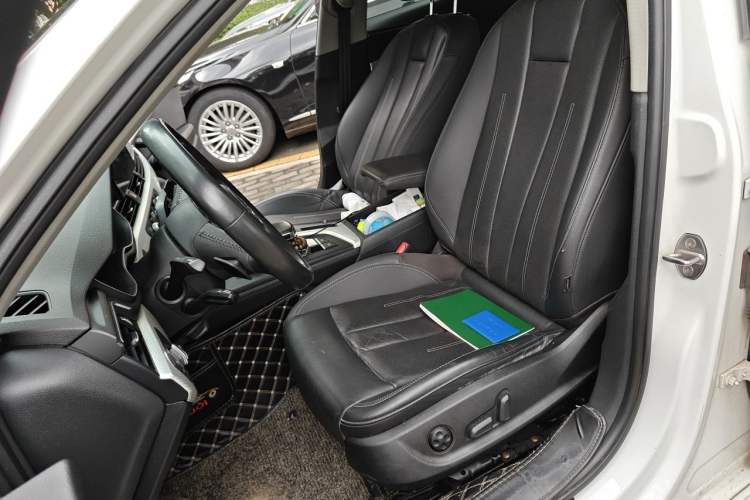 Used Audi A4L 2020 40 TFSI Fashionable and Elegant Model Left Front Seat