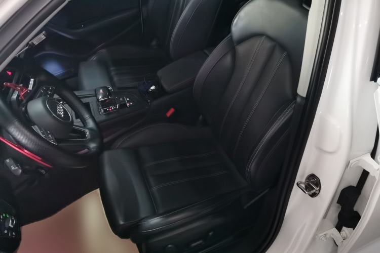 Used Audi A4L 2020 40 TFSI Luxury Dynamic Model Left Front Seat