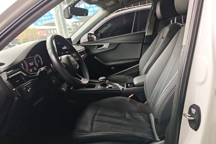 Used Audi A4L 2020 40 TFSI Fashionable and Elegant Model Left Front Seat