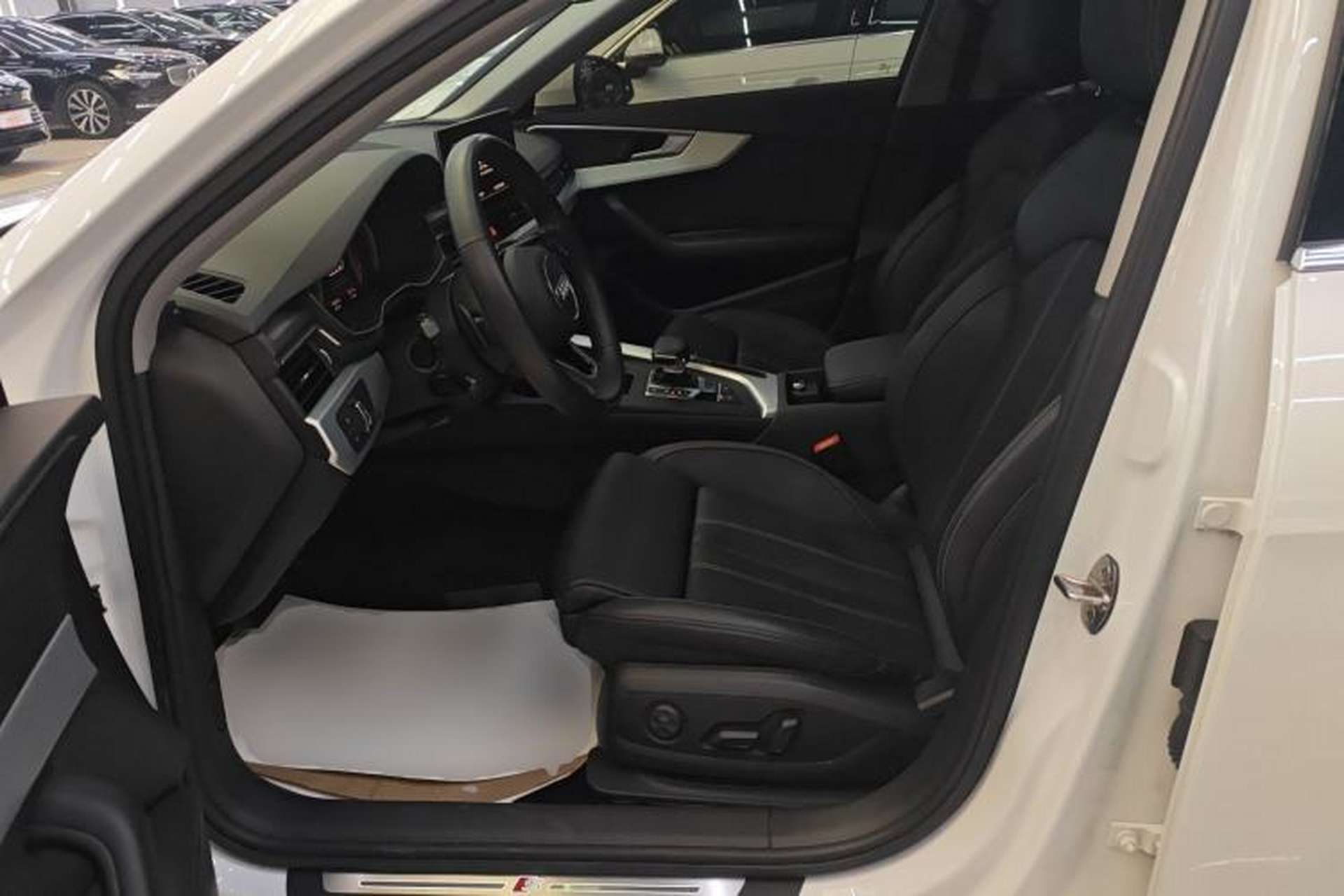 Used Audi A4L 2020 40 TFSI Fashion Dynamic Model Left Front Seat