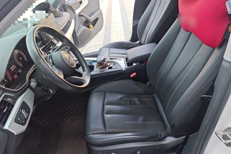 Used Audi A4L 2020 40 TFSI Fashionable and Elegant Model Left Front Seat