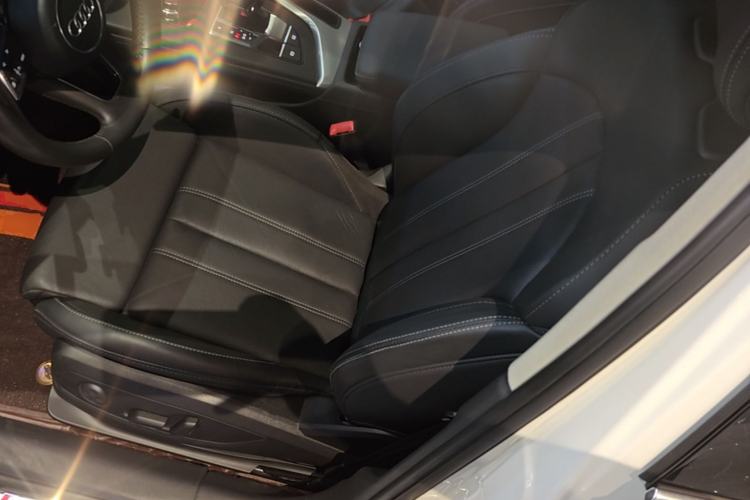 Used Audi A4L 2020 40 TFSI Fashion Dynamic Model Left Front Seat