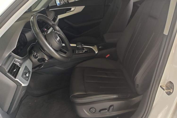 Used Audi A4L 2020 40 TFSI Fashionable and Elegant Model Left Front Seat