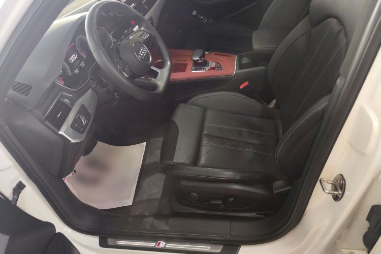 Used Audi A4L 2020 40 TFSI Luxury Dynamic Model Left Front Seat