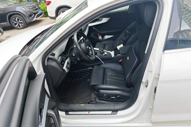 Used Audi A4L 2020 40 TFSI Fashion Dynamic Model Left Front Seat