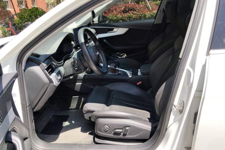 Used Audi A4L 2020 40 TFSI Luxury Dynamic Model Left Front Seat