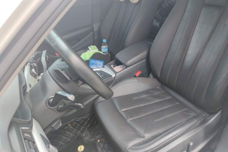 Used Audi A4L 2020 40 TFSI Fashionable and Elegant Model Left Front Seat