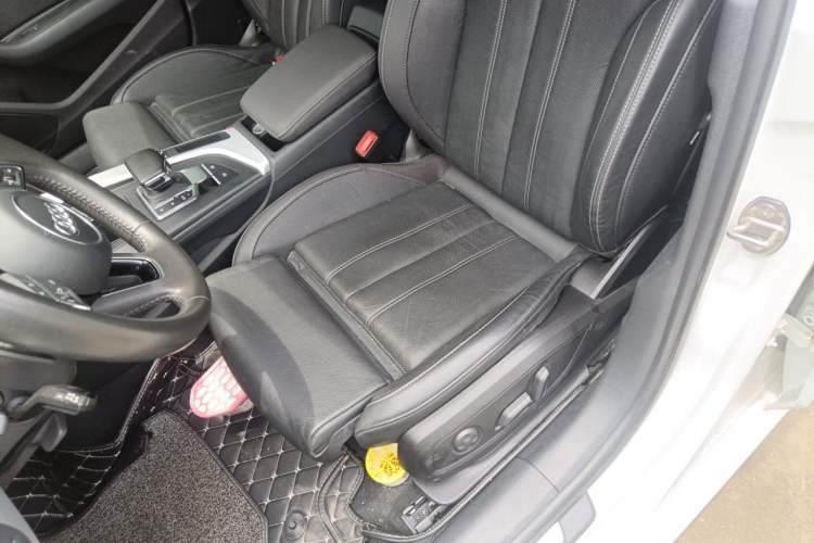 Used Audi A4L 2020 40 TFSI Fashion Dynamic Model Left Front Seat