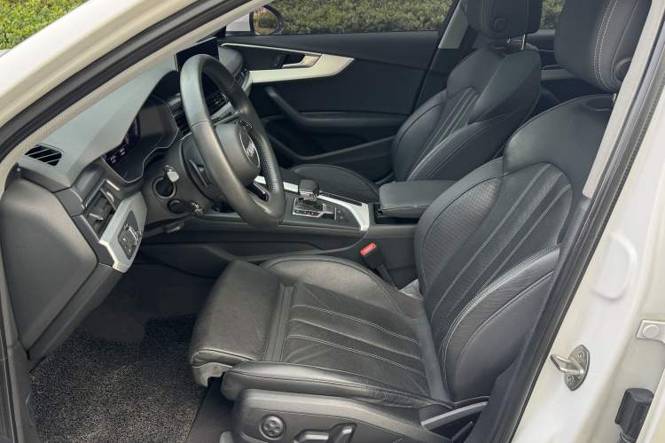 Used Audi A4L 2020 40 TFSI Fashion Dynamic Model Left Front Seat