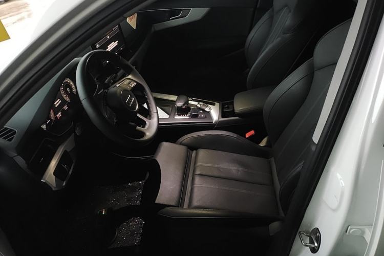 Used Audi A4L 2020 40 TFSI Fashion Dynamic Model Left Front Seat