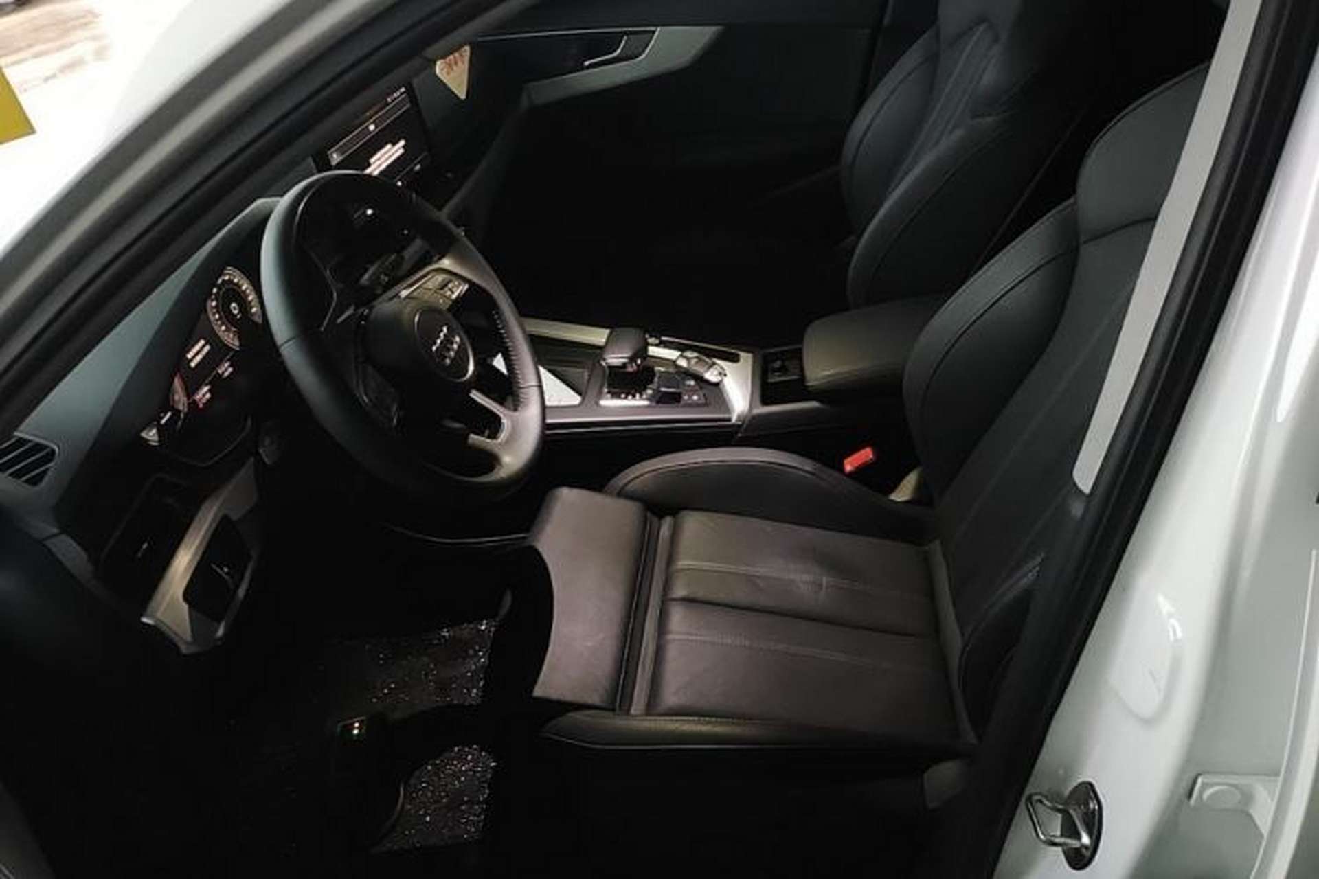 Used Audi A4L 2020 40 TFSI Fashion Dynamic Model Left Front Seat