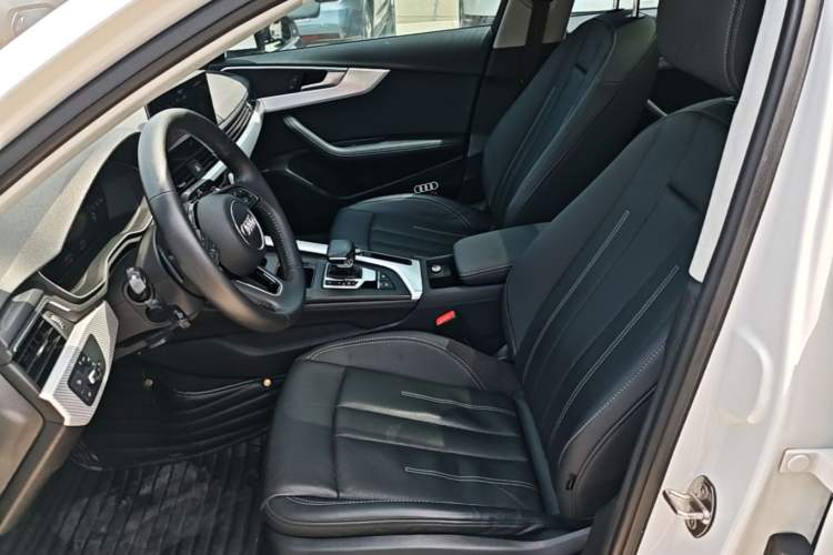 Used Audi A4L 2020 40 TFSI Fashionable and Elegant Model Left Front Seat