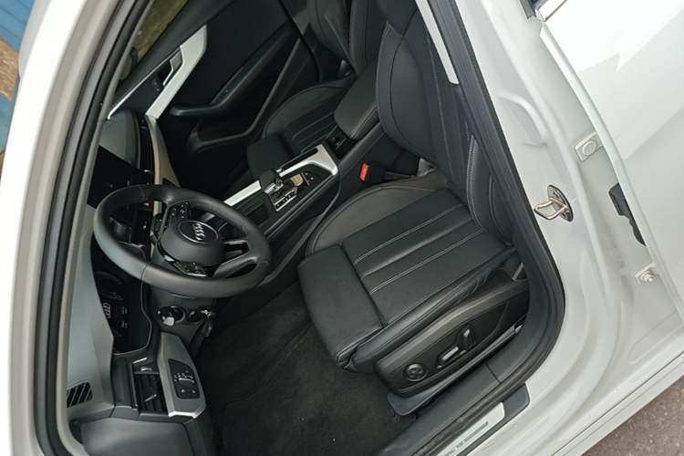 Used Audi A4L 2020 40 TFSI Fashion Dynamic Model Left Front Seat
