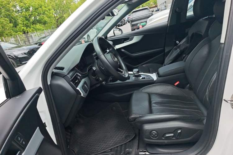 Used Audi A4L 2020 40 TFSI Fashion Dynamic Model Left Front Seat
