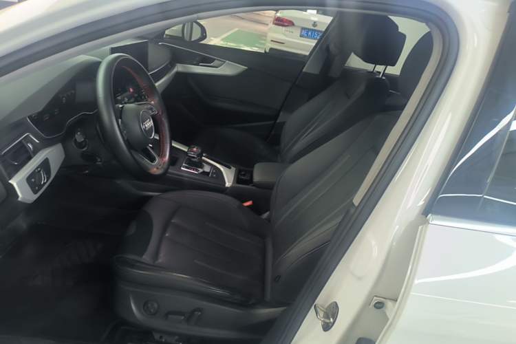 Used Audi A4L 2020 40 TFSI Fashionable and Elegant Model Left Front Seat