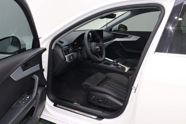 Used Audi A4L 2020 40 TFSI Fashion Dynamic Model Left Front Seat
