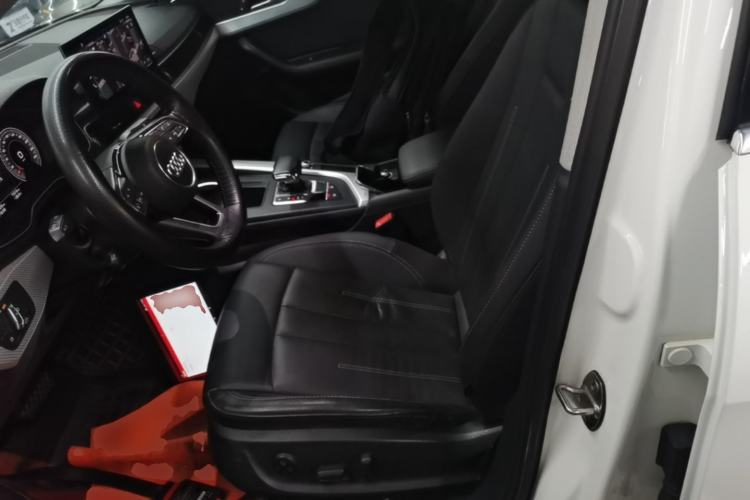 Used Audi A4L 2020 40 TFSI Fashionable and Elegant Model Left Front Seat