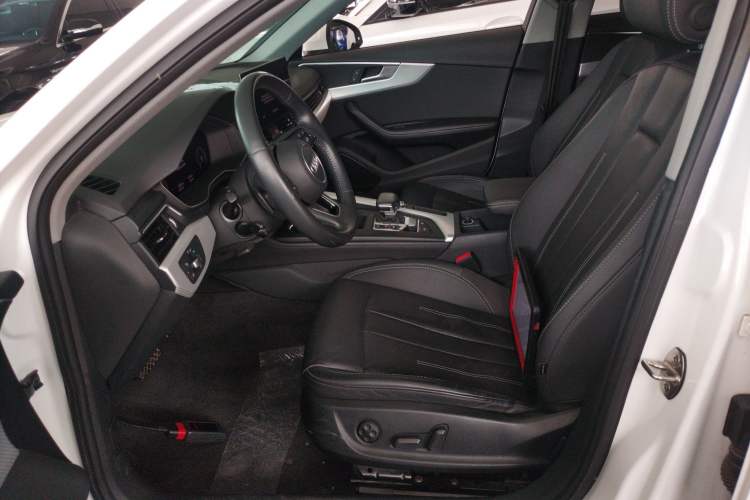 Used Audi A4L 2020 40 TFSI Fashionable and Elegant Model Left Front Seat