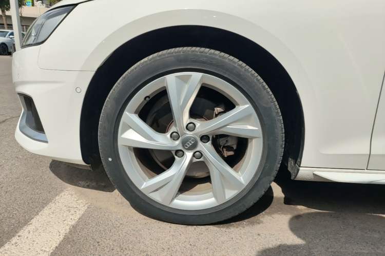 Used Audi A4L 2020 40 TFSI Luxury Prestige Edition Left Front Wheel Hub