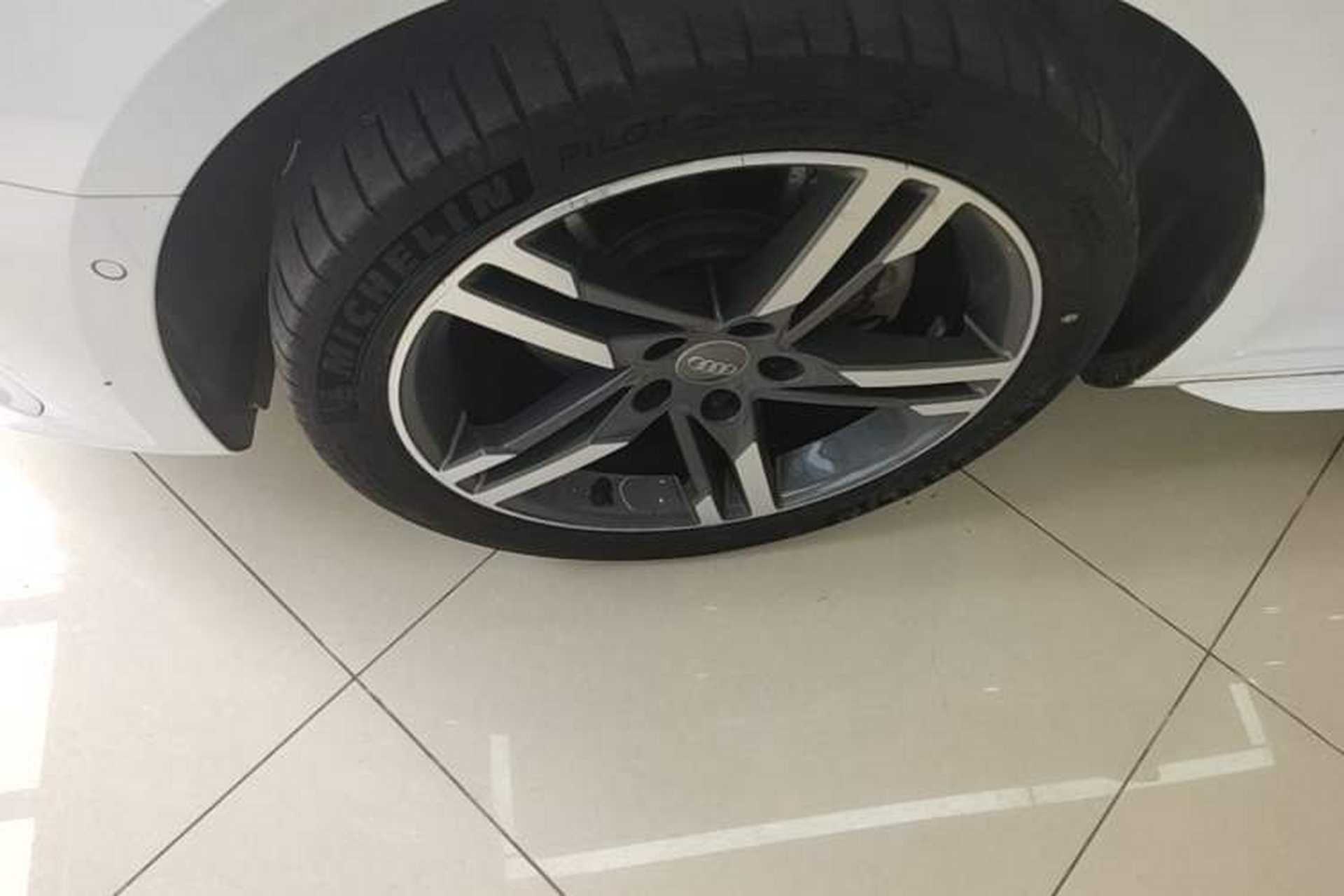 Used Audi A4L 2020 40 TFSI Luxury Dynamic Model Left Front Wheel Hub