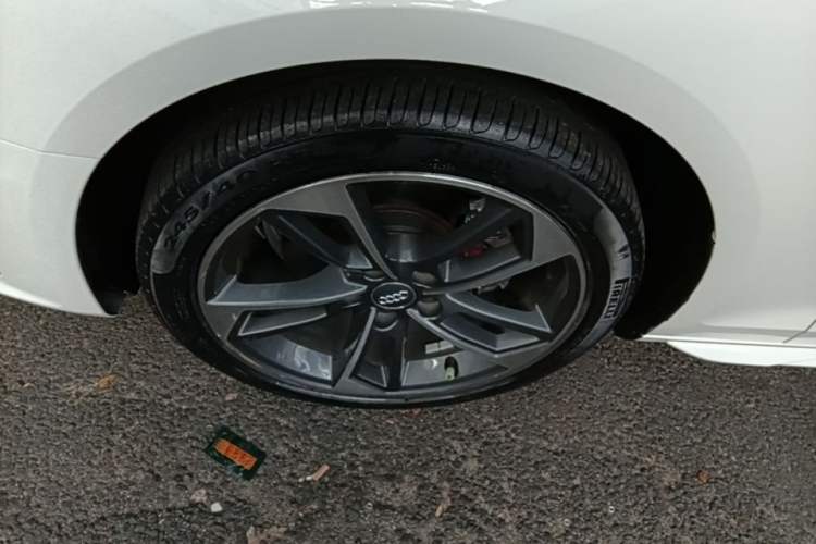 Used Audi A4L 2020 40 TFSI Fashion Dynamic Model Left Front Wheel Hub
