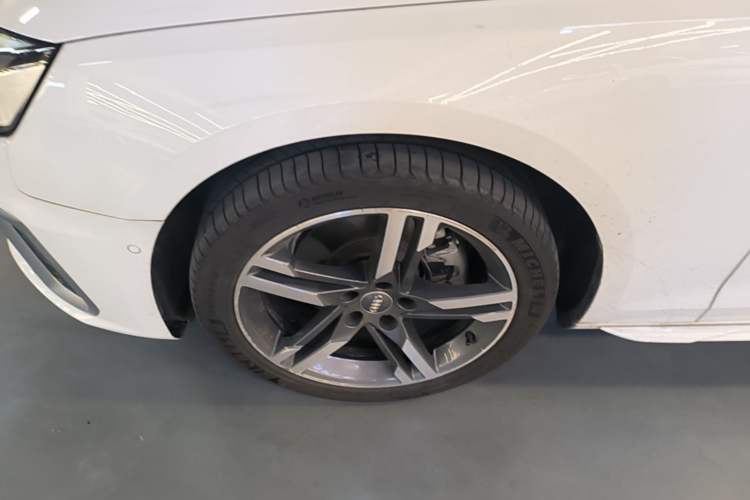 Used Audi A4L 2020 40 TFSI Luxury Dynamic Model Left Front Wheel Hub
