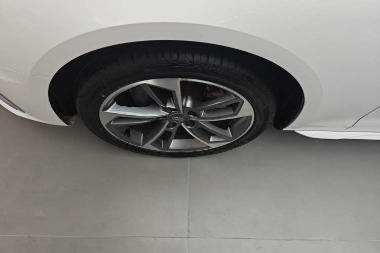 Used Audi A4L 2020 40 TFSI Fashion Dynamic Model Left Front Wheel Hub