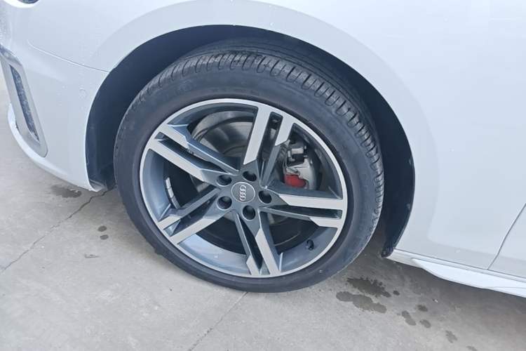 Used Audi A4L 2020 40 TFSI Fashion Dynamic Model Left Front Wheel Hub