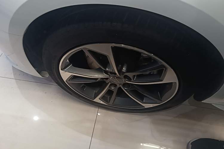 Used Audi A4L 2020 40 TFSI Fashion Dynamic Model Left Front Wheel Hub