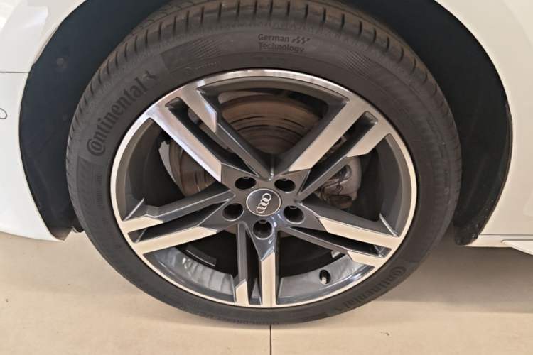 Used Audi A4L 2020 40 TFSI quattro Luxury Dynamic Model Left Front Wheel Hub