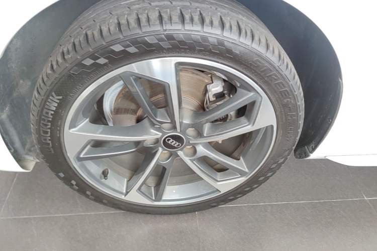 Used Audi A4L 2020 40 TFSI Luxury Dynamic Model Left Front Wheel Hub