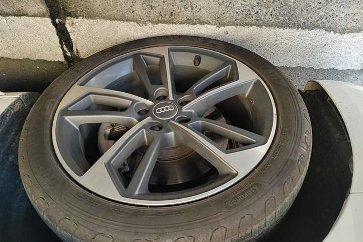 Used Audi A4L 2020 40 TFSI Fashion Dynamic Model Left Front Wheel Hub