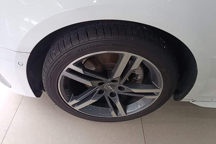 Used Audi A4L 2020 40 TFSI Luxury Dynamic Model Left Front Wheel Hub