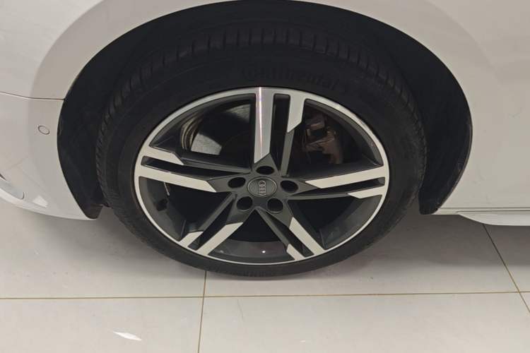 Used Audi A4L 2020 40 TFSI Fashion Dynamic Model Left Front Wheel Hub