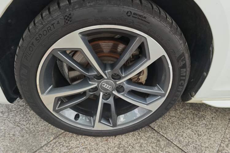 Used Audi A4L 2020 40 TFSI Fashion Dynamic Model Left Front Wheel Hub