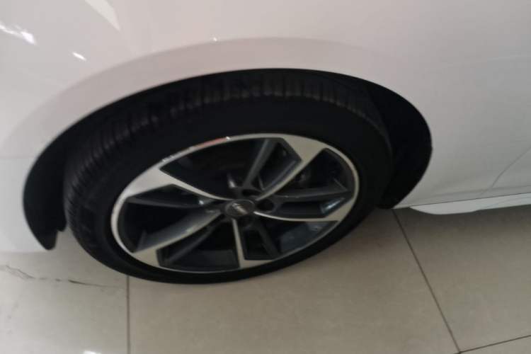 Used Audi A4L 2020 40 TFSI Fashion Dynamic Model Left Front Wheel Hub