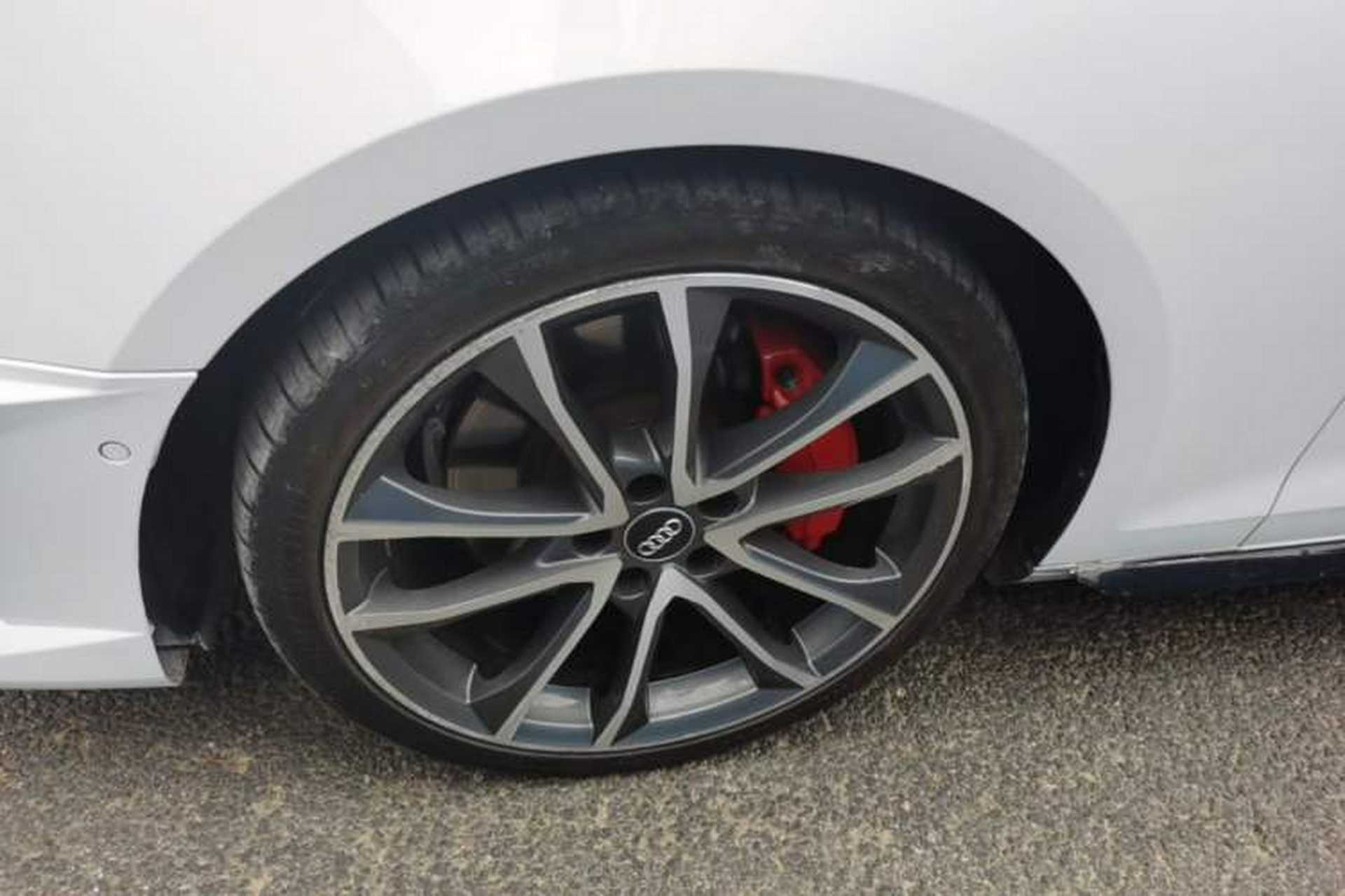 Used Audi A4L 2020 45 TFSI quattro Prestige Dynamic Edition Left Front Wheel Hub