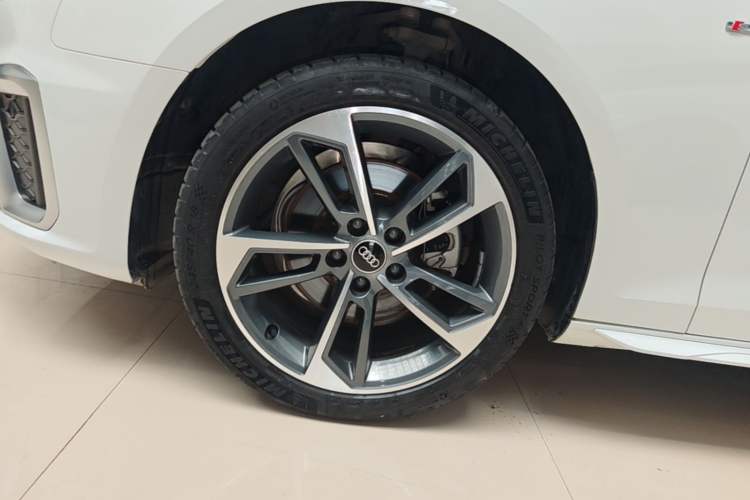 Used Audi A4L 2020 40 TFSI Luxury Dynamic Model Left Front Wheel Hub