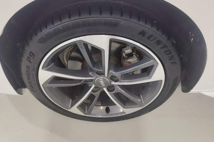 Used Audi A4L 2020 40 TFSI Fashion Dynamic Model Left Front Wheel Hub