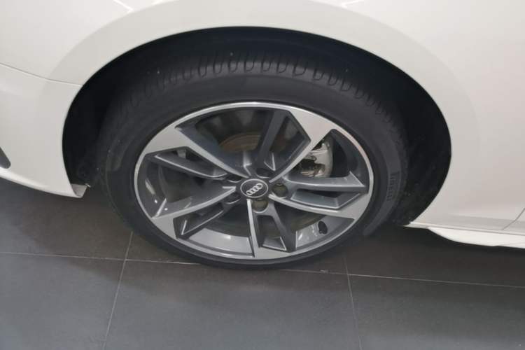 Used Audi A4L 2020 40 TFSI Fashion Dynamic Model Left Front Wheel Hub