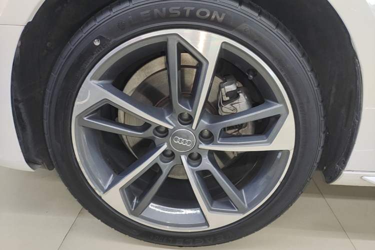 Used Audi A4L 2020 40 TFSI Fashion Dynamic Model Left Front Wheel Hub
