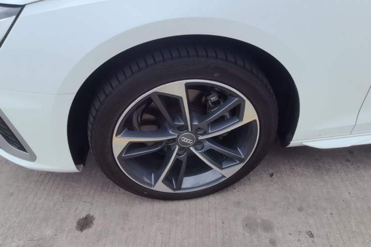 Used Audi A4L 2020 40 TFSI Fashion Dynamic Model Left Front Wheel Hub
