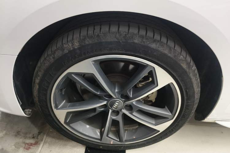 Used Audi A4L 2020 40 TFSI Fashion Dynamic Model Left Front Wheel Hub