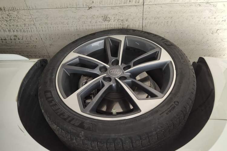 Used Audi A4L 2020 40 TFSI Fashion Dynamic Model Left Front Wheel Hub