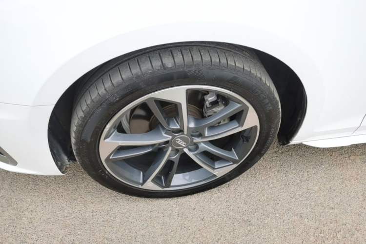 Used Audi A4L 2020 40 TFSI Fashion Dynamic Model Left Front Wheel Hub