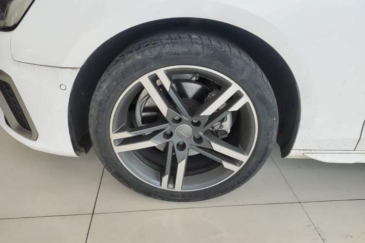Used Audi A4L 2020 40 TFSI Luxury Dynamic Model Left Front Wheel Hub