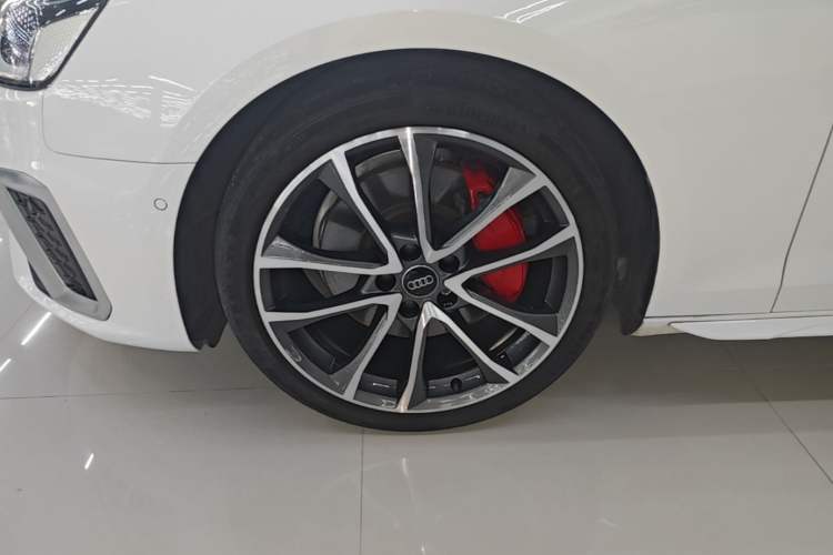 Used Audi A4L 2020 45 TFSI quattro Prestige Dynamic Edition Left Front Wheel Hub