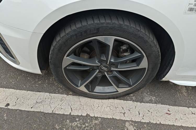 Used Audi A4L 2020 40 TFSI Fashion Dynamic Model Left Front Wheel Hub