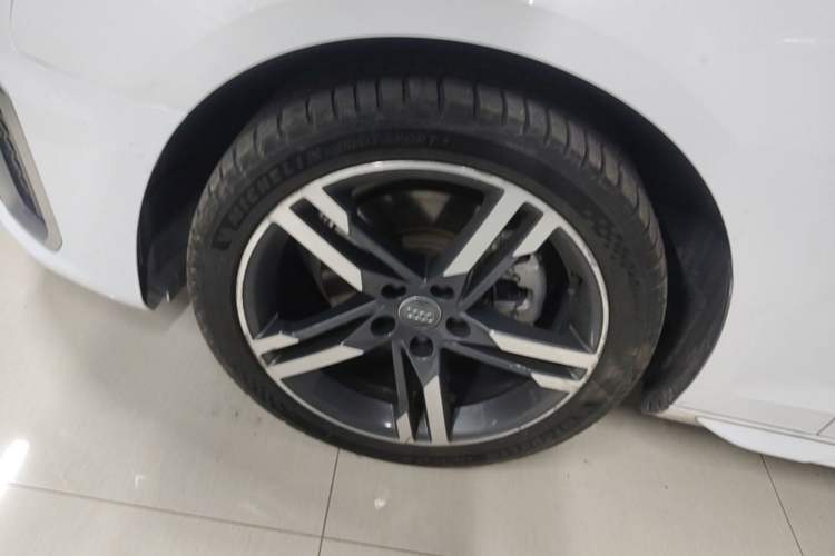 Used Audi A4L 2020 40 TFSI Fashion Dynamic Model Left Front Wheel Hub
